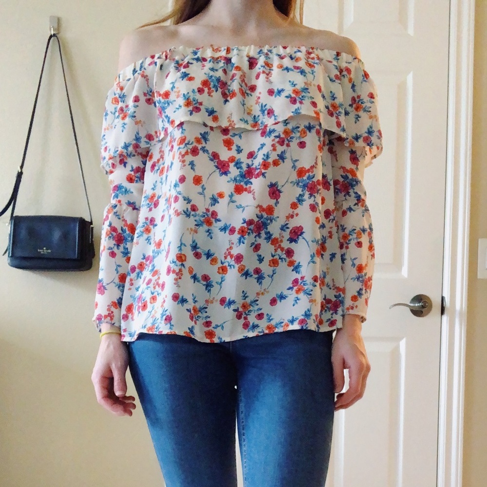 Floral off the shoulder top (Size XS)